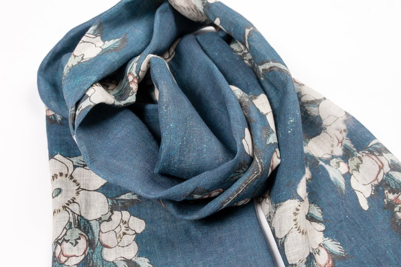 Women's scarf Katsushika Hokusai Bulffinch and Weeping Cherry